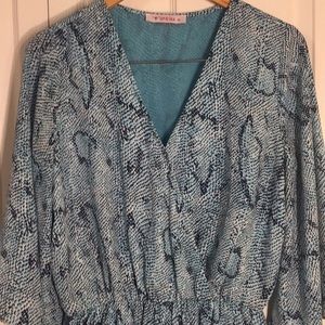 FINAL $ Izzy & Lola Mulberry Snake print Romper Sz…